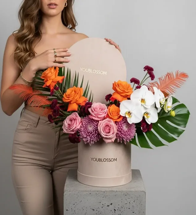 Tropical Elegance Orkide & Gül Premium Kutu Aranjmanı