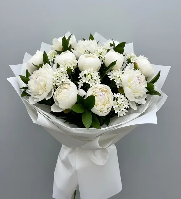 İsteme Çiçeği: Premium Beyaz Şakayık Buketi (White Peony Bouquet)