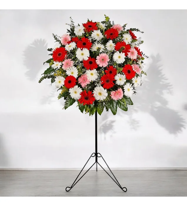 Büyüleyici Gerbera Saflığı Ferforje Aranjmanı