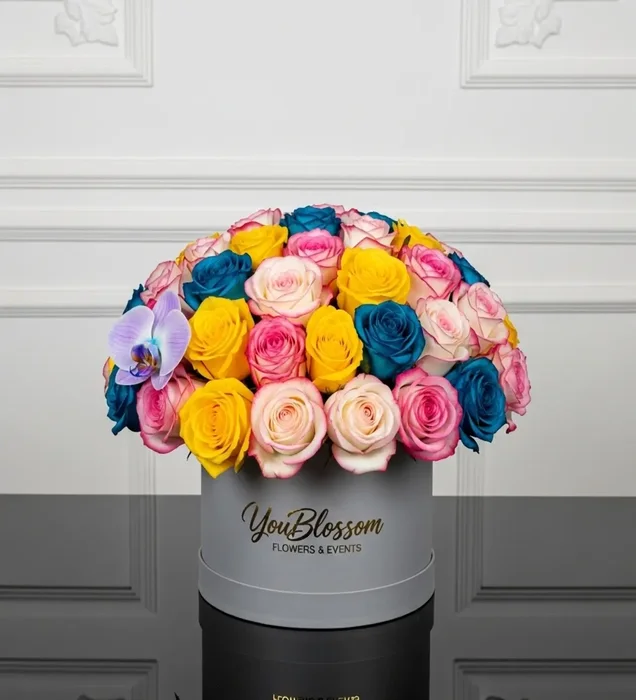 Colorful Elegance Kutuda Renkli Premium Güller