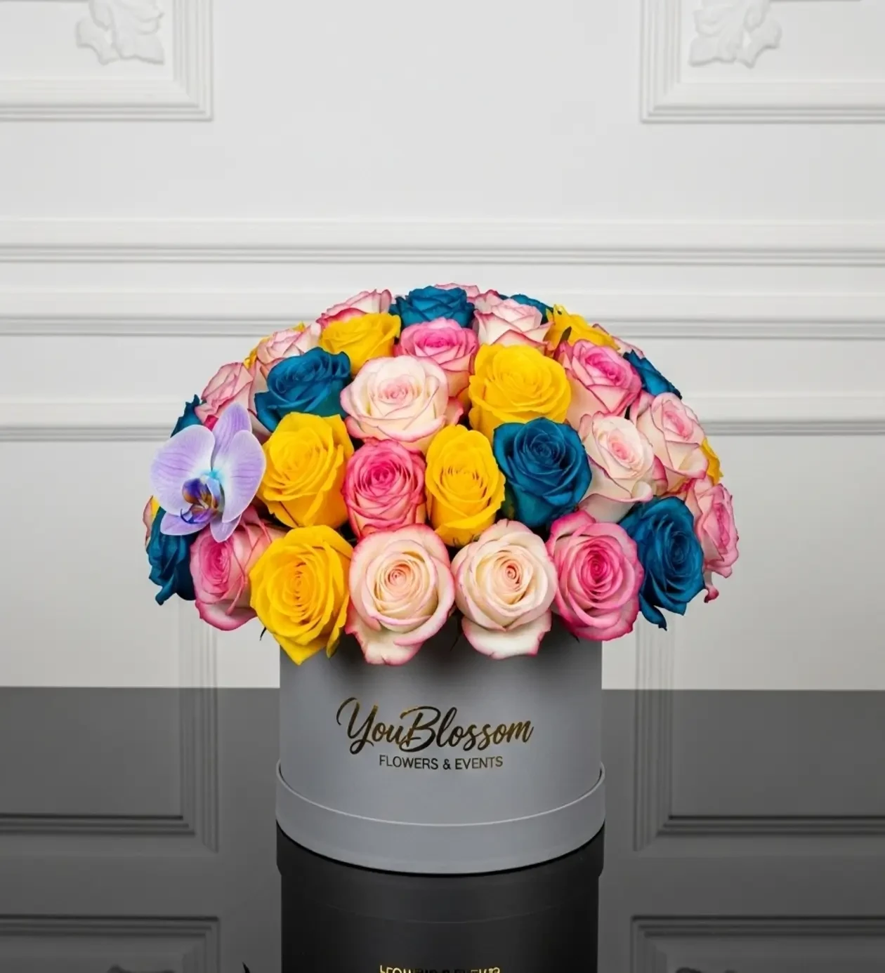 Colorful Elegance Kutuda Renkli Premium Güller