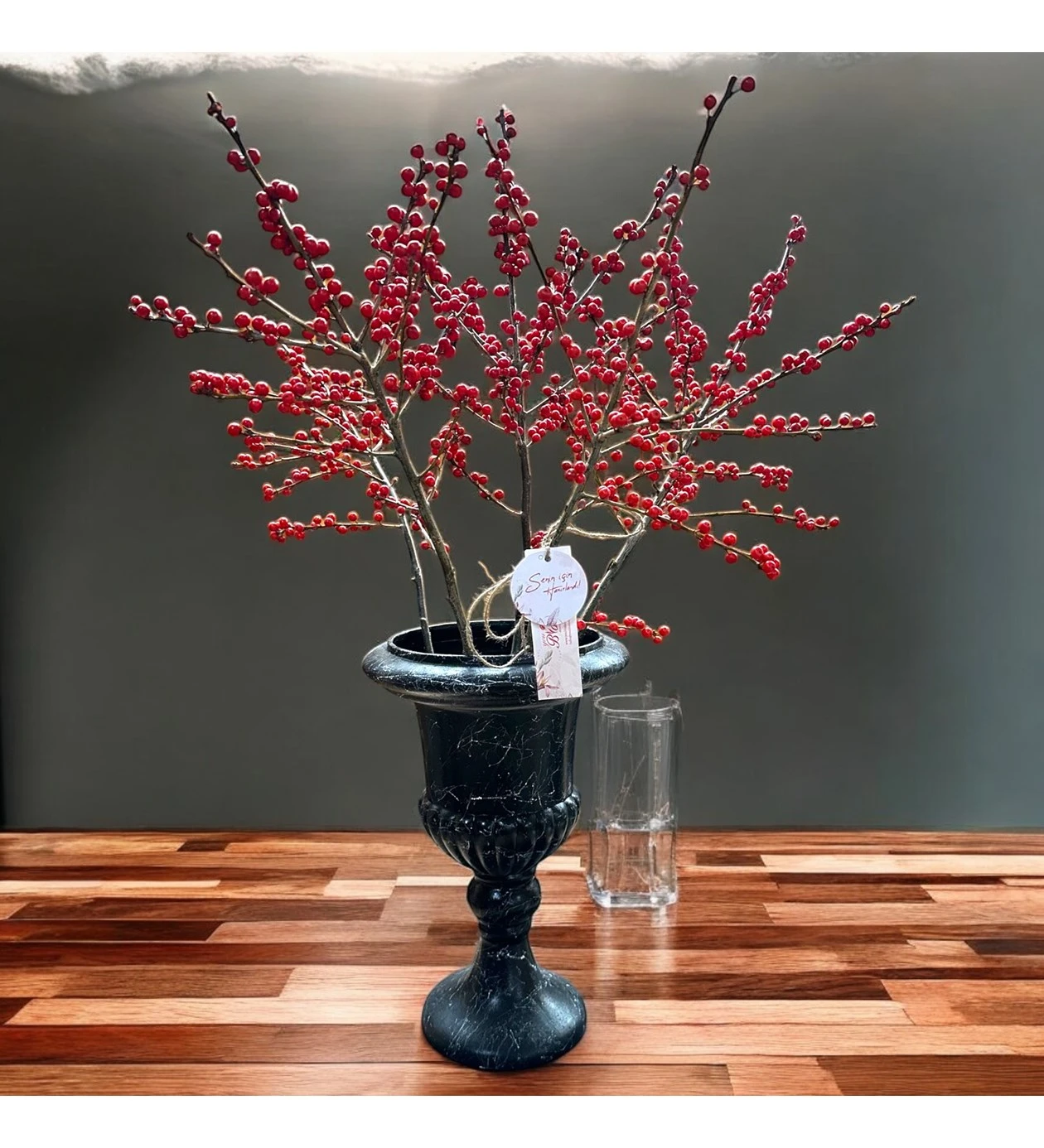 Yeni Yıl Çiçekleri: Ilex Crenata Aranjmanı