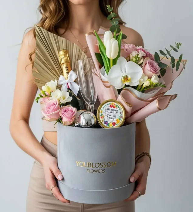 Royal Deluxe Alkolsüz Şampanya, 2’li Kristal Kadehli Çiçekli Hediye Kutusu