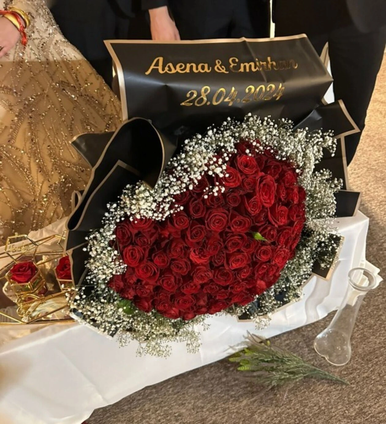 Luxury 101 Red Rose Dream
