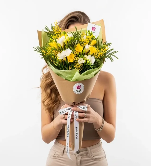 Rustic Spring: Kraft Kağıtlı Frezya Buketi