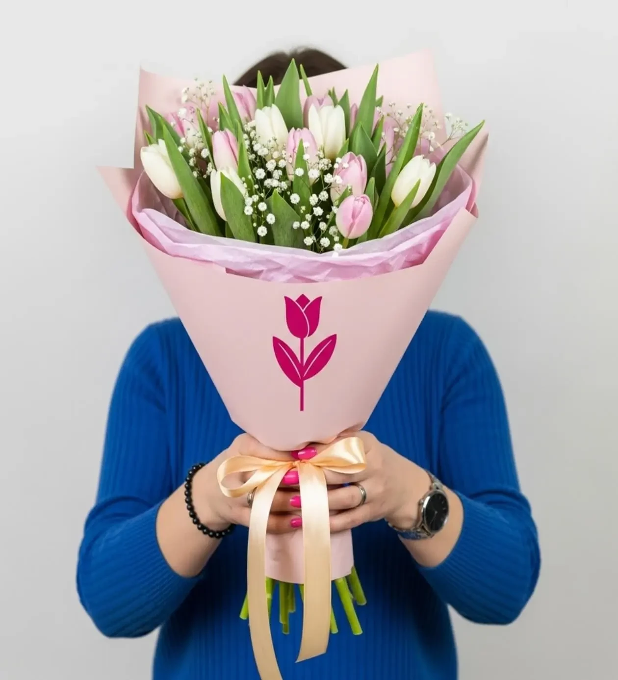 Pastel Tulip Tale: Pembe & Beyaz Lale Buketi