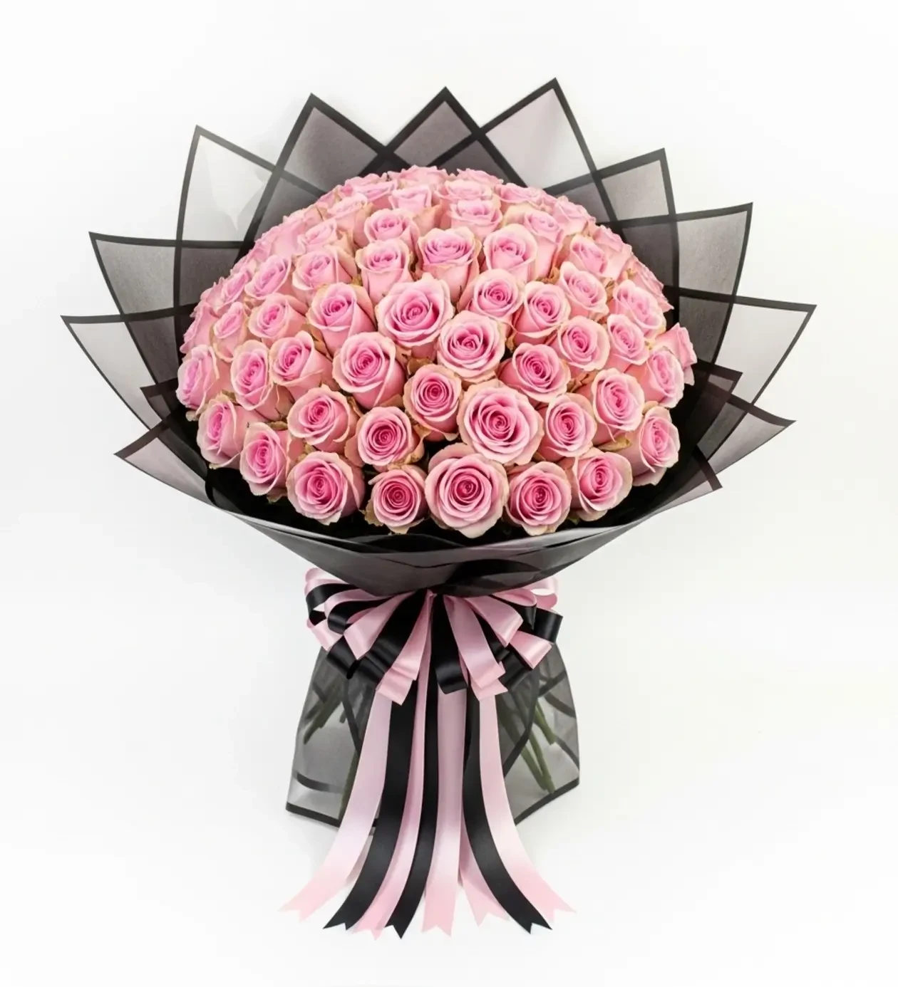 Elegant Touch: Siyah Tüllü Ambalajda 101 Pembe Gül Buketi