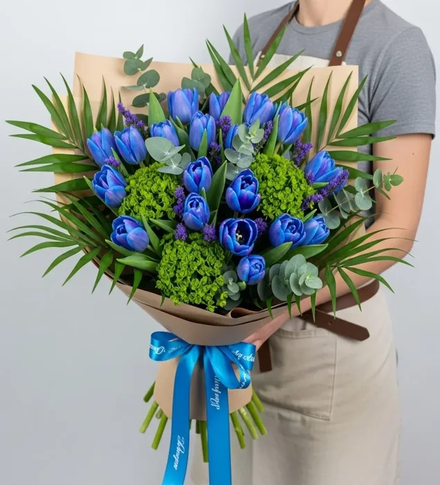 Royal Blue: Premium Mavi Lale Buketi