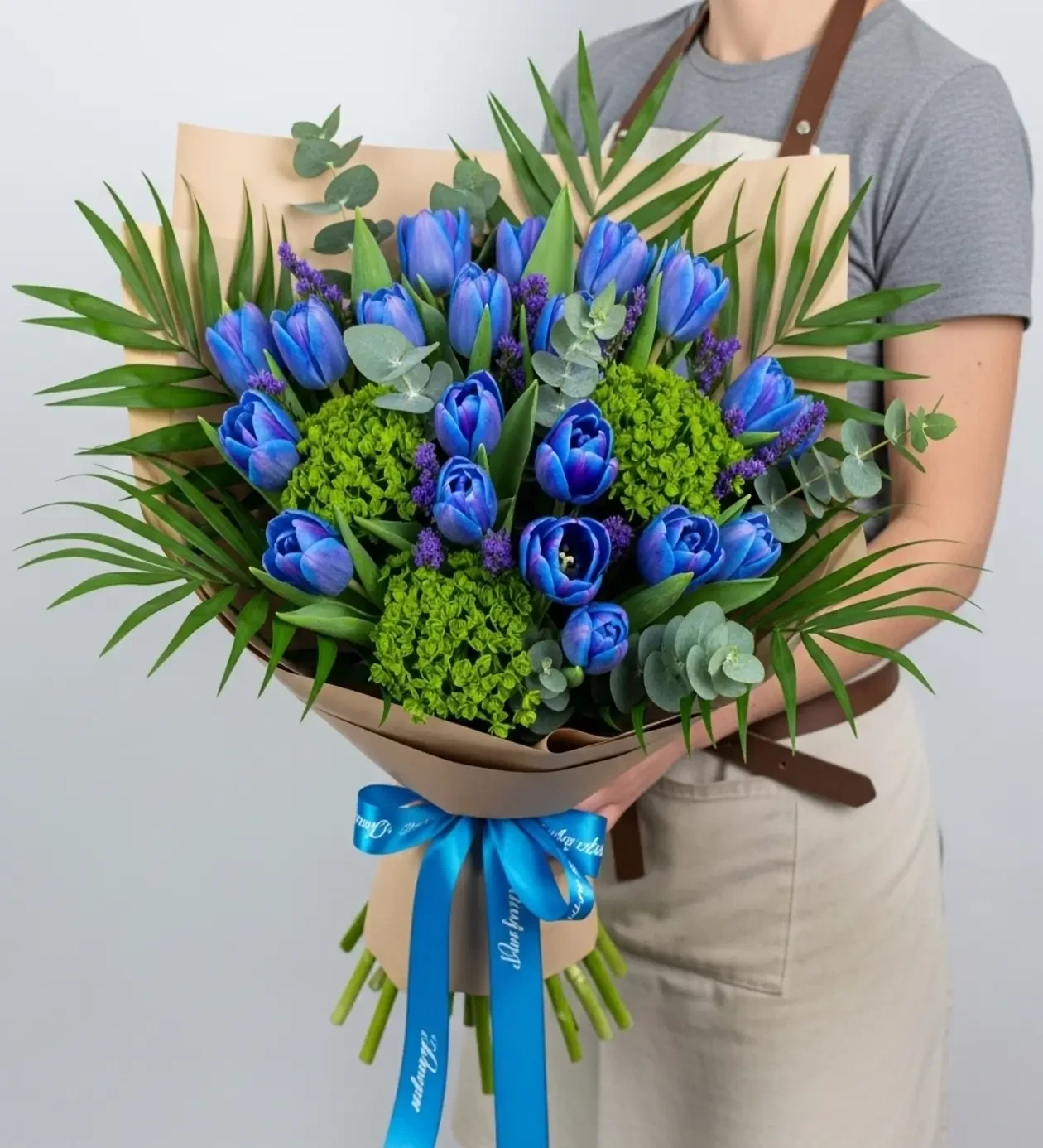 Royal Blue: Premium Mavi Lale Buketi