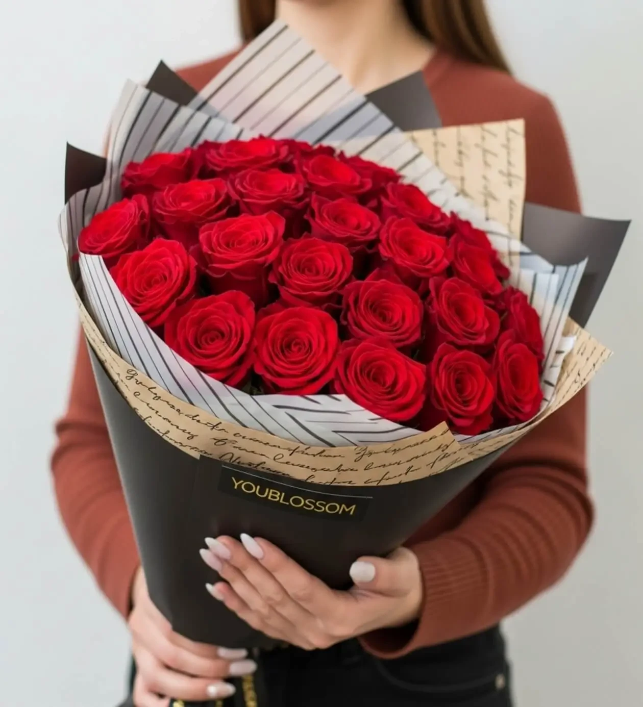 The Color of Passion Premium Kırmızı Gül Buketi