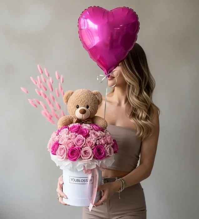 Pink Dream: Ayıcıklı ve Balonlu Pembe Gül Çiçek Kutusu