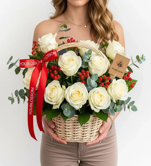 Doğum Günü Çiçekleri: Pure White Harmony Çiçek Sepeti